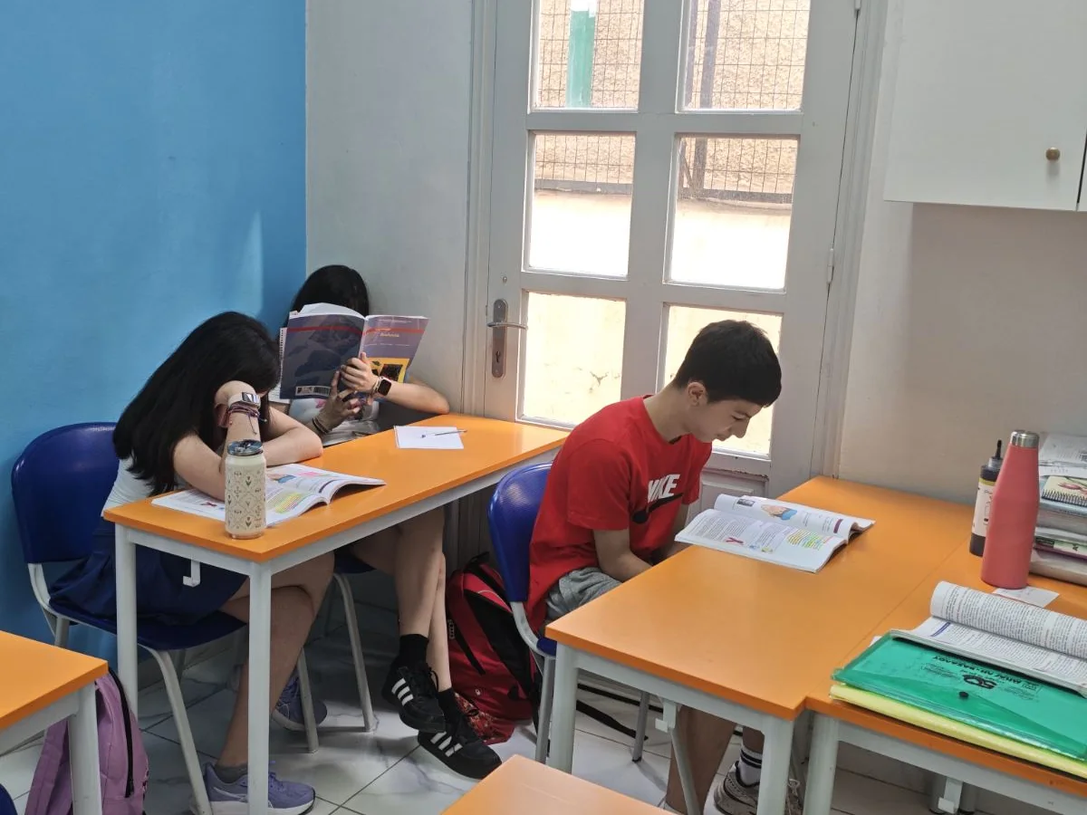 Μαθητές Δημοτικού και Γυμνασίου μελετούν στα Κέντρα Μπαλλή–Βασάλου