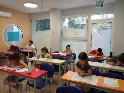 Φωτεινή αίθουσα μαθημάτων — Μοσχάτο