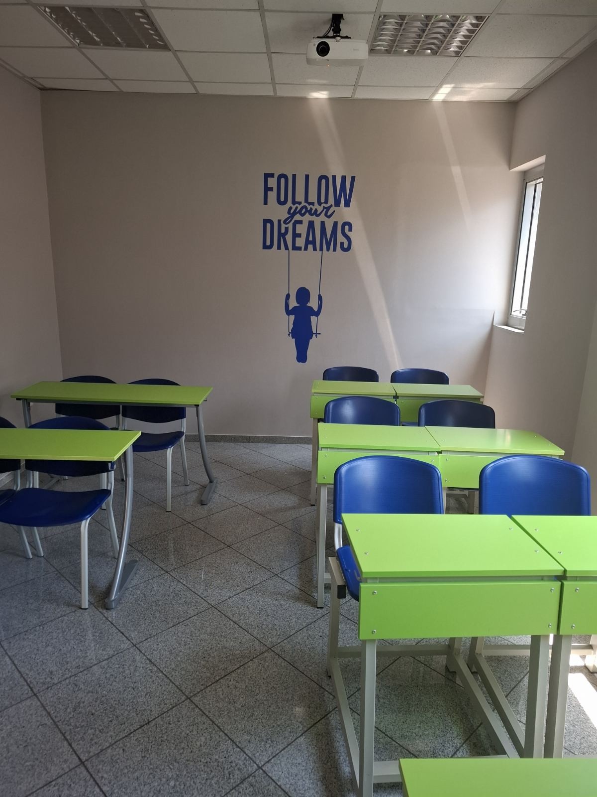 Αίθουσα διδασκαλίας Follow your dreams — Περιστέρι